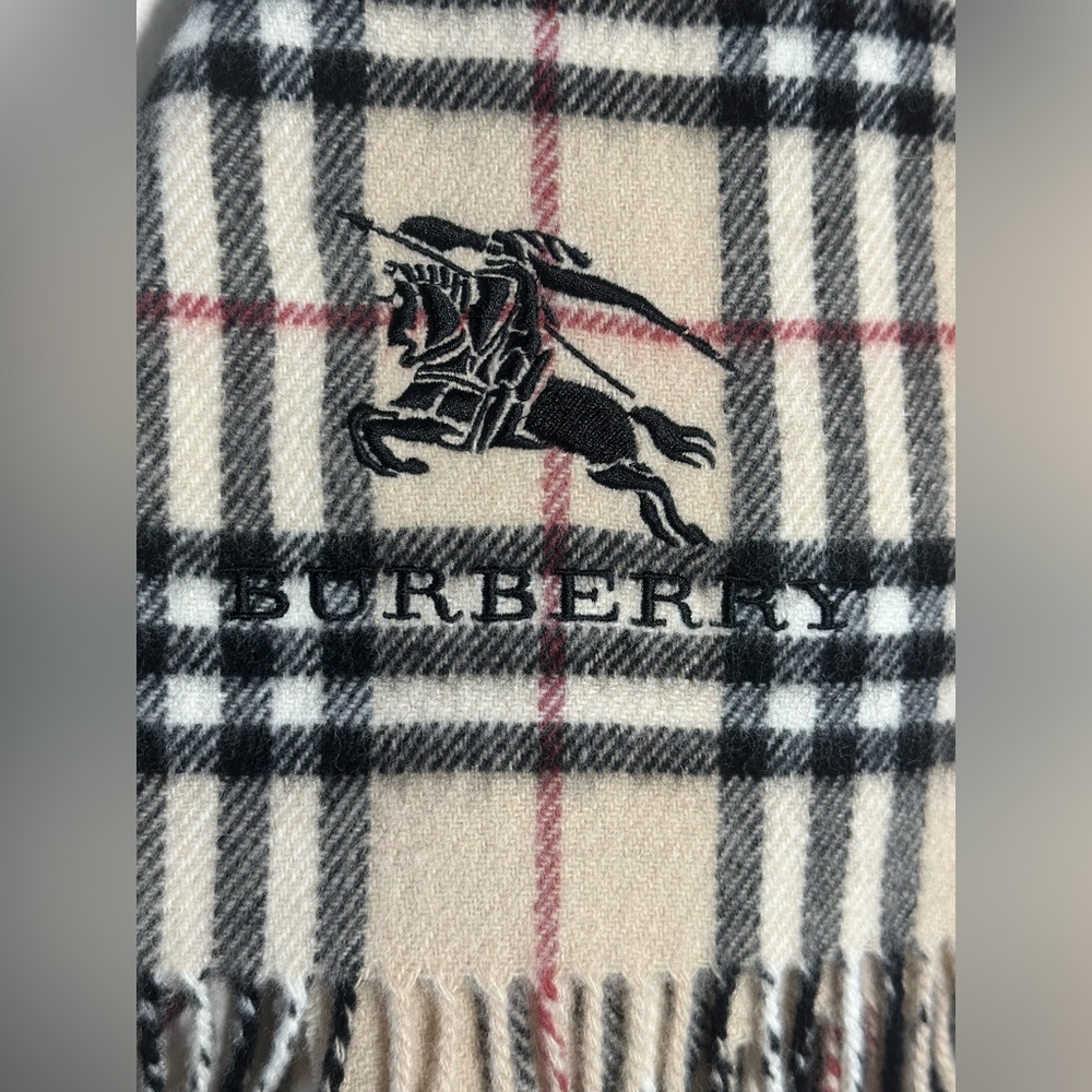 Burberry Scarf/Lap Blanket - Picture 7 of 7